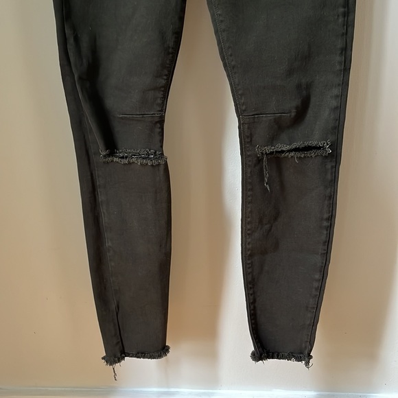 RtA Prince Distressed Skinny Jeans in Olive Wash Size 28 - Picture 5 of 14